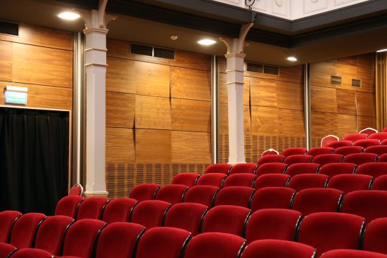 découvrez l'univers captivant du cinéma, une aventure extraordinaire à travers les films qui inspirent, divertissent et émouvant les spectateurs du monde entier. explorez les derniers succès, les classiques intemporels et les coulisses de l'industrie cinématographique.