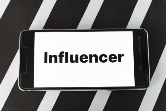 découvrez les influenceurs tech qui façonnent l'avenir de la technologie et de l'innovation. suivez nos analyses et recommandations sur les personnalités qui ont le pouvoir d'inspirer et de transformer l'industrie tech.