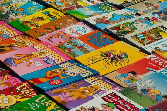 découvrez l'univers fascinant des comics, où des histoires captivantes prennent vie à travers des illustrations vibrantes. plongez dans l'aventure, explorez des super-héros emblématiques et des intrigues palpitantes qui ont marqué des générations.