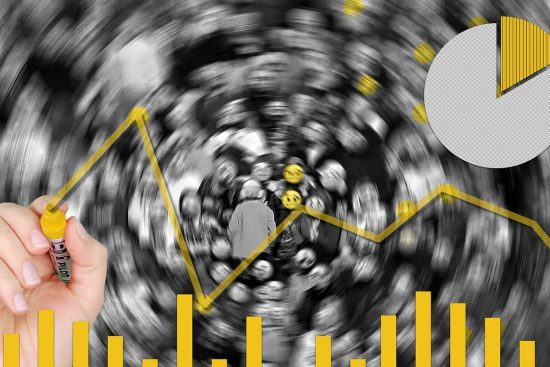 découvrez le monde fascinant du big data, une technologie révolutionnaire qui permet d'analyser d'énormes volumes de données pour en extraire des informations précieuses. explorez ses applications dans divers secteurs tels que la santé, le marketing, et la finance, et apprenez comment le big data transforme notre façon de prendre des décisions et d'innover.
