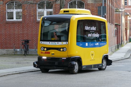 découvrez l'avenir de la mobilité avec les véhicules autonomes. explorez comment cette technologie révolutionnaire transforme notre façon de conduire, améliore la sécurité routière et optimise les trajets quotidiens. restez informé sur les dernières avancées en matière de voitures autonomes et leur impact sur notre société.