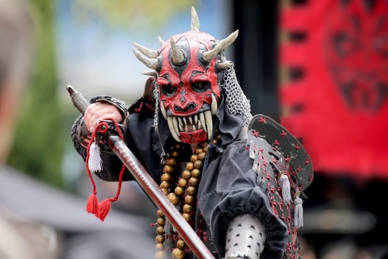 découvrez l'univers fascinant du cosplay, où passion et créativité se rencontrent. plongez dans les détails des costumes, apprenez des techniques de maquillage et inspirez-vous des événements et conventions qui rassemblent les amateurs du monde entier.