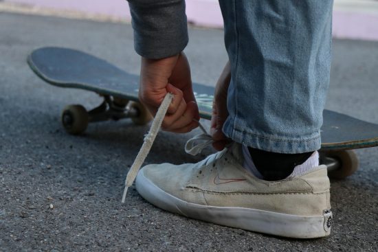 découvrez l'univers passionnant du skateboarding : des astuces pour débutants, des techniques avancées, les dernières tendances en matière de planches et un aperçu des compétitions à ne pas manquer. rejoignez la communauté skate et vivez pleinement votre passion sur roulettes !