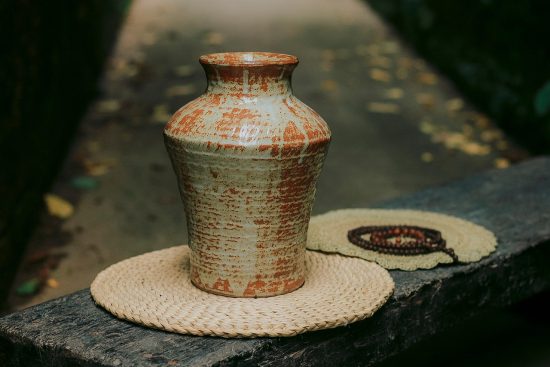 découvrez l'univers fascinant de la céramique, où l'art et la technique se rencontrent pour donner vie à des objets uniques et durables. explorez les différentes techniques de fabrication, les styles variés et les tendances contemporaines qui font de la céramique un artisanat intemporel et recherché.