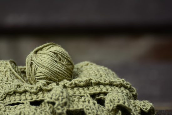 découvrez l'art du crochet, une technique de création textile fascinante. apprenez les bases, explorez des modèles variés et laissez libre cours à votre créativité avec ce passe-temps enrichissant.