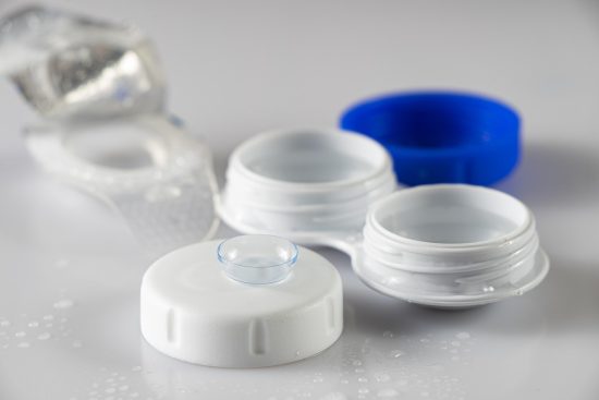 découvrez les lentilles de contact intelligentes : une innovation technologique qui améliore la vision et propose des fonctionnalités connectées pour surveiller la santé oculaire et accéder à des données en temps réel.