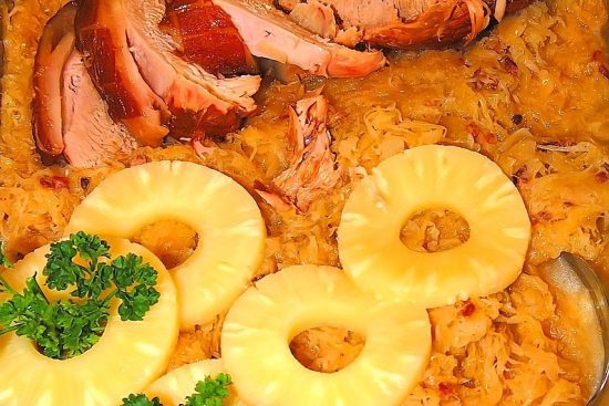 découvrez le sauerkraut, un chou fermenté riche en probiotiques, idéal pour la santé digestive et à intégrer dans vos recettes traditionnelles et modernes.