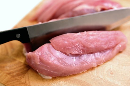 découvrez la viande cultivée en laboratoire, une alternative innovante et durable à la viande traditionnelle, alliant respect de l'environnement et bien-être animal.