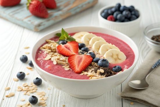 découvrez le kéfir, une boisson fermentée riche en probiotiques qui favorise la santé digestive et renforce le système immunitaire. apprenez ses bienfaits et comment l'intégrer facilement dans votre alimentation quotidienne.