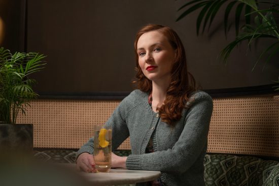 découvrez l'histoire fascinante du whisky et sa diversité unique à travers le monde, des origines anciennes aux différentes variétés et techniques de production.
