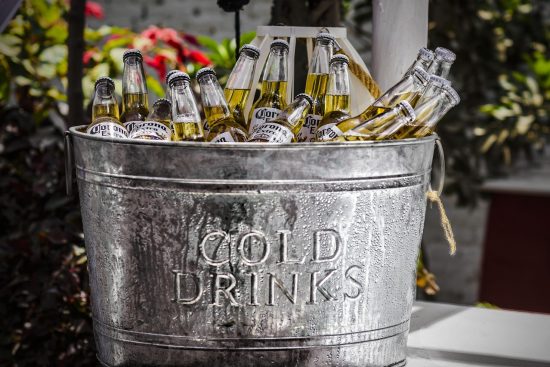 découvrez notre sélection artisanale de bières craft aux saveurs uniques, brassées avec passion pour les amateurs de bière authentique.