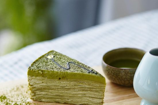 découvrez le matcha, un thé vert japonais finement moulu, réputé pour ses bienfaits antioxydants et son goût unique. parfait pour une pause santé et énergie.